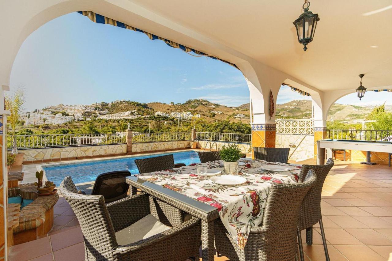 נרחה Villa Triana מראה חיצוני תמונה